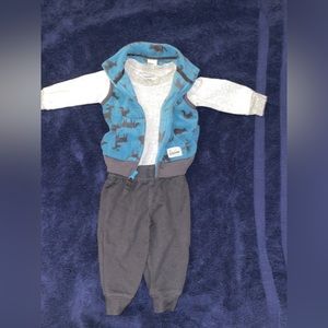 Carter’s 3-piece Little Vest Set 6 months
